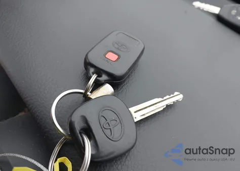 2005 Toyota Matrix Xr z USA, uszkodzony, nr VIN 2T1KR32E75C441887